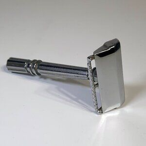 Vintage GEM Micromatic Clog-Pruf Single Edge Safety Razor Made in USA